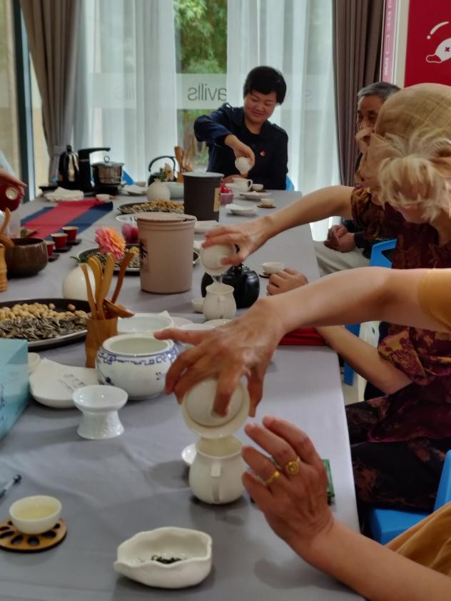 一叶见方寸·一茶品万千——“十趣”茶艺兴趣小组活动