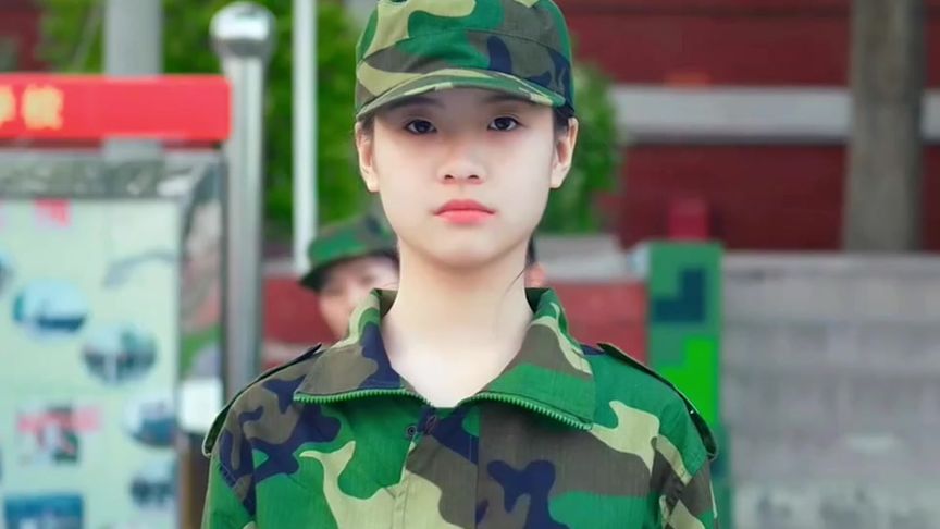 宣墨参加军训，不料把教官赢了还破了记录！#好剧推荐