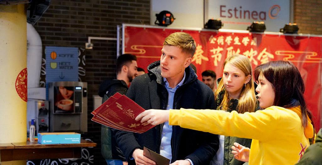 走进“全球春晚”幕后-图3