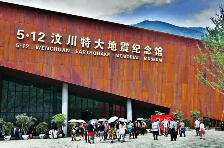 汶川地震幸存的一辆“神车”:被纪念馆收藏,只因车牌太特殊-图3