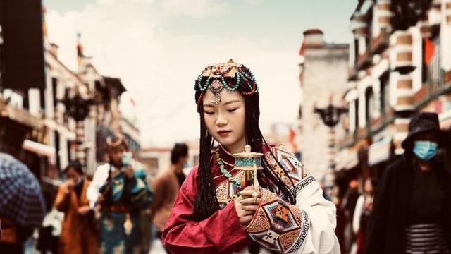 为追我，少年坐高铁给我送杨梅，却为援藏说分手，后来终于懂他了-图1