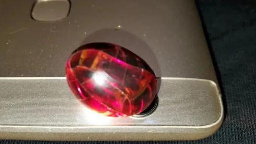 保存了20年的鸡蛋变“红宝石”，怎么回事？-图1