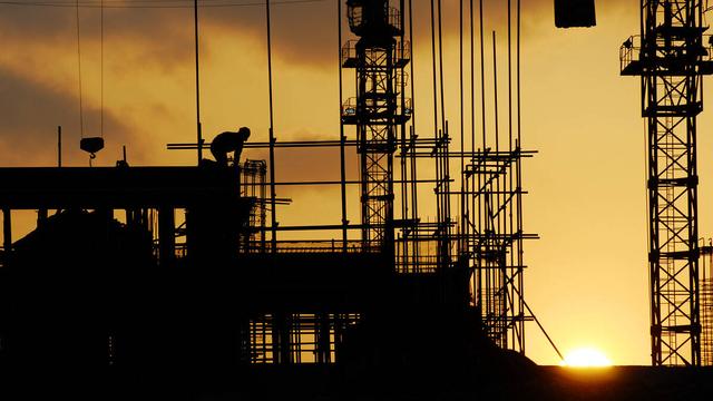 60岁以上农民工全部清退？中央一号文件：5个方面保证农民权益-图1