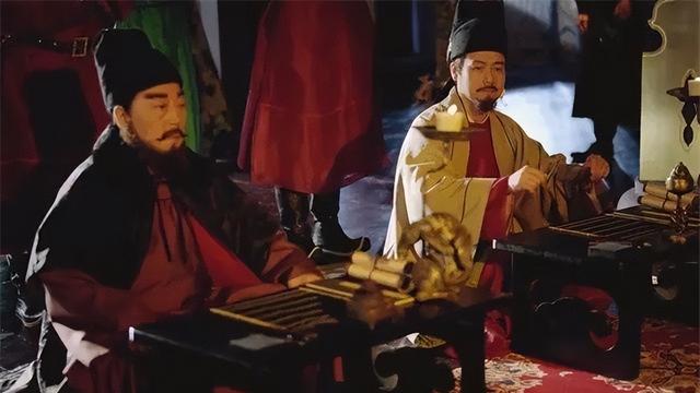 皇上请弟弟吃饭，倒杯毒酒说：祝弟弟活千岁，弟弟一句话保住了命-图1