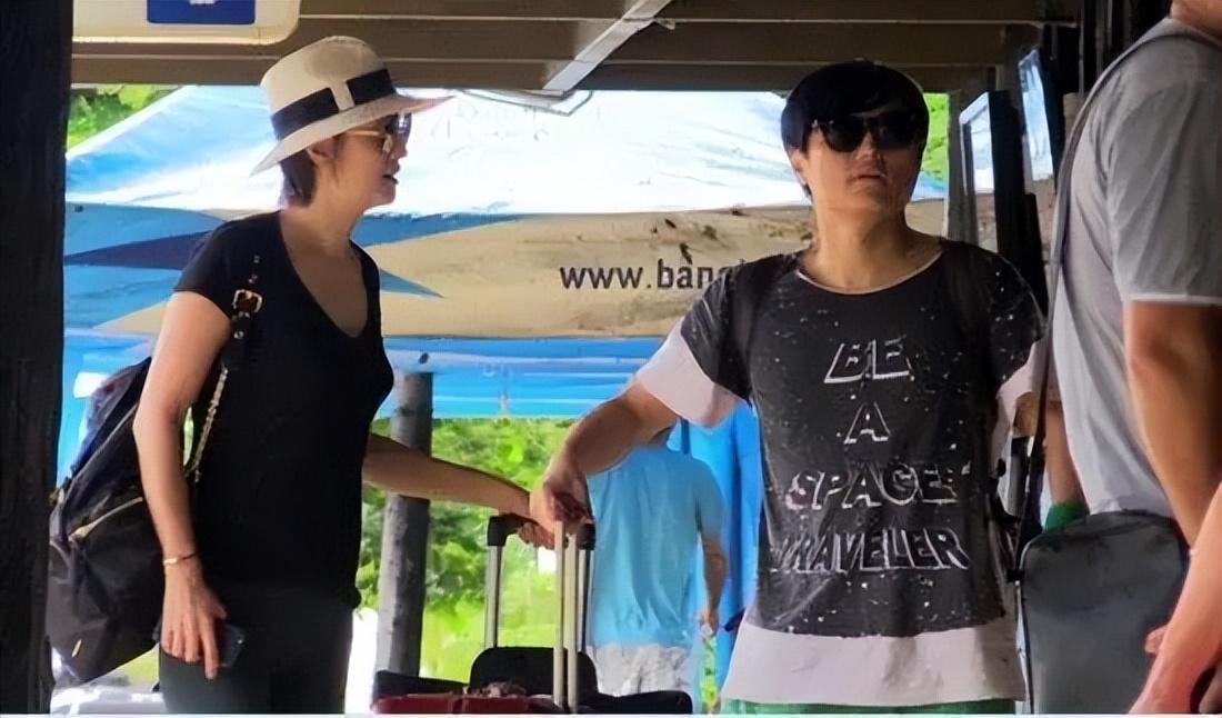 演员宋佳：因事业放弃陈龙，因婚姻放弃张黎，今与黄少峰长相厮守-图3