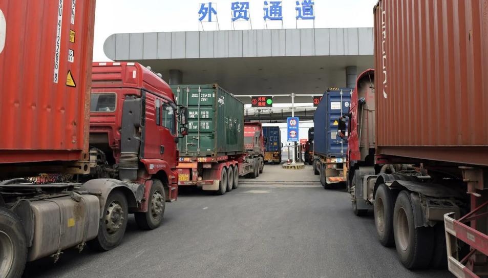 中俄满洲里口岸，按下暂停键，俄罗斯的问题很大，请求中国出手-图3