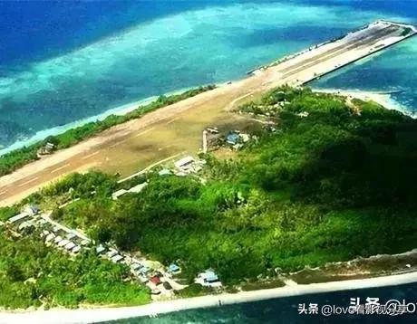 中菲南海对峙升级！中国海军派遣导弹驱逐舰强势亮相中业岛周边！-图2